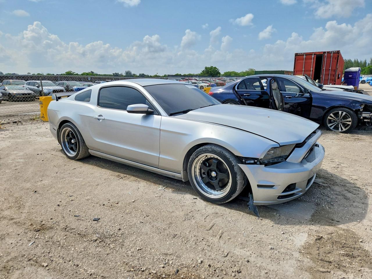 2014 Ford Mustang - Фото 4