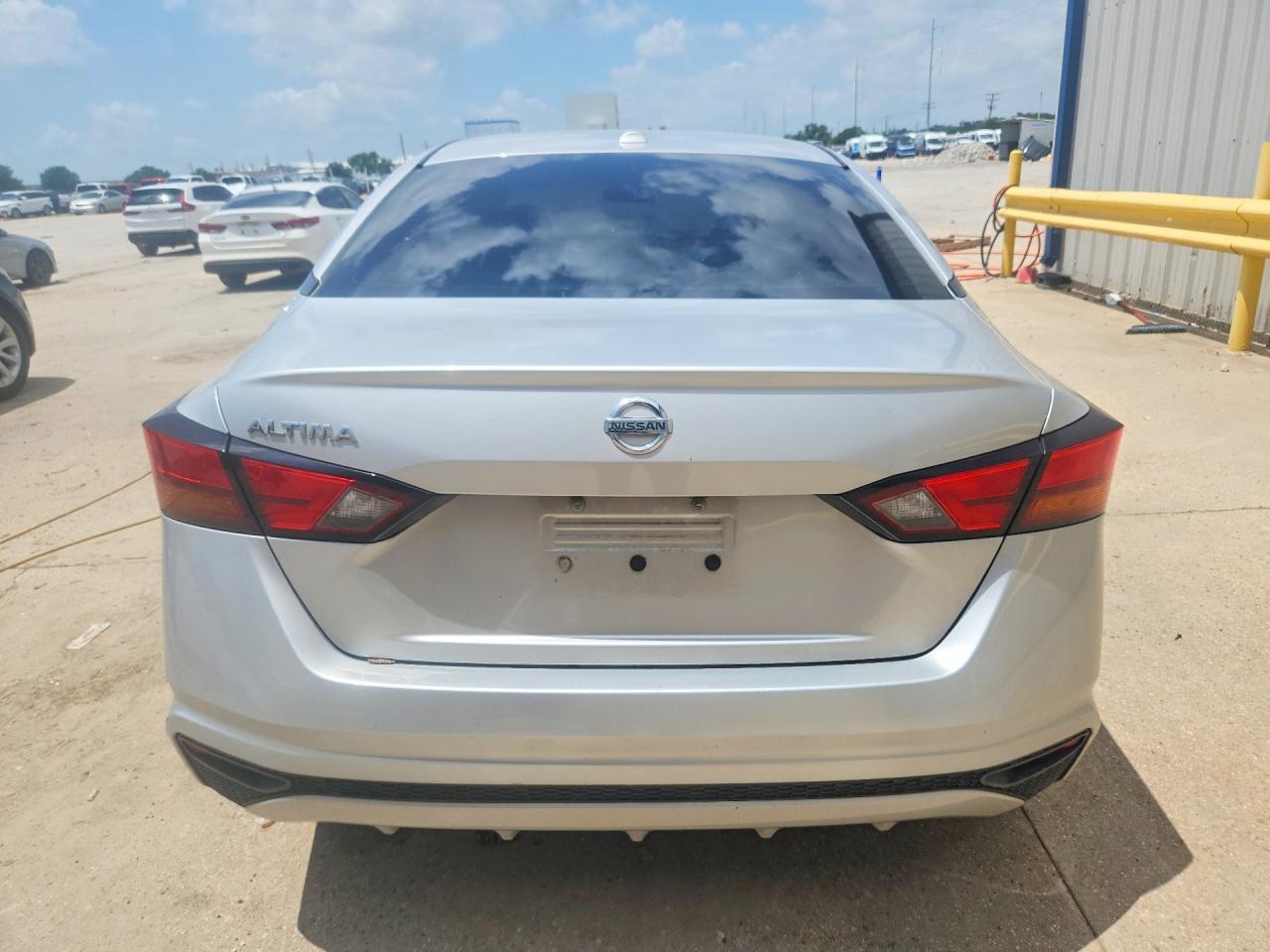 2020 Nissan Altima S - Фото 6