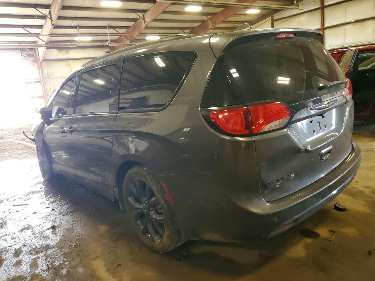 2018 Chrysler Pacifica Touring Plus - Фото 2
