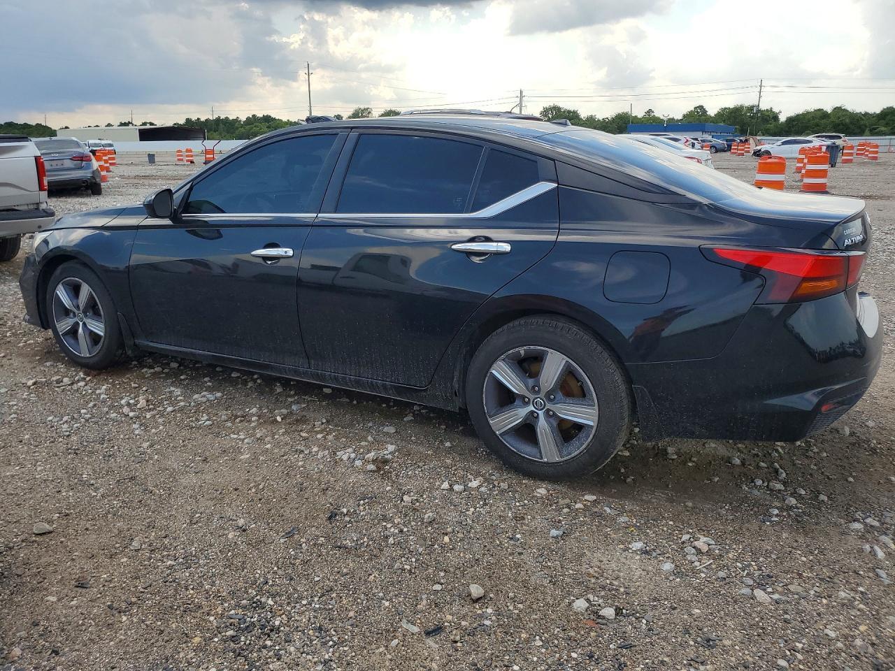 2019 Nissan Altima S - Фото 2