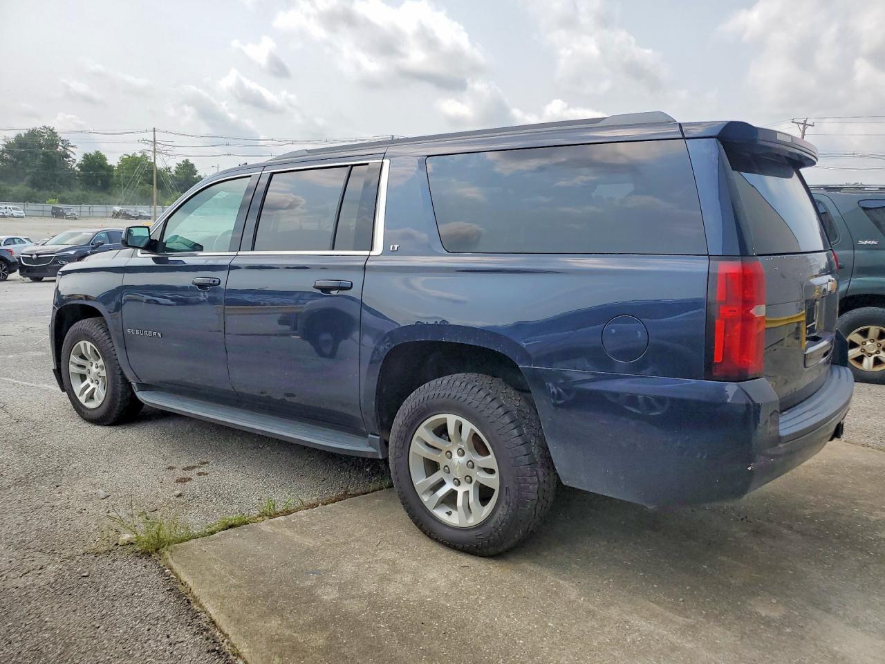 2019 Chevrolet Suburban K1500 Lt - Фото 2