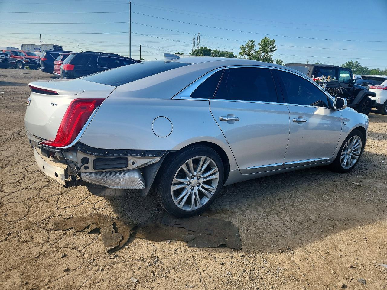 2019 Cadillac Xts Luxury - Image 3