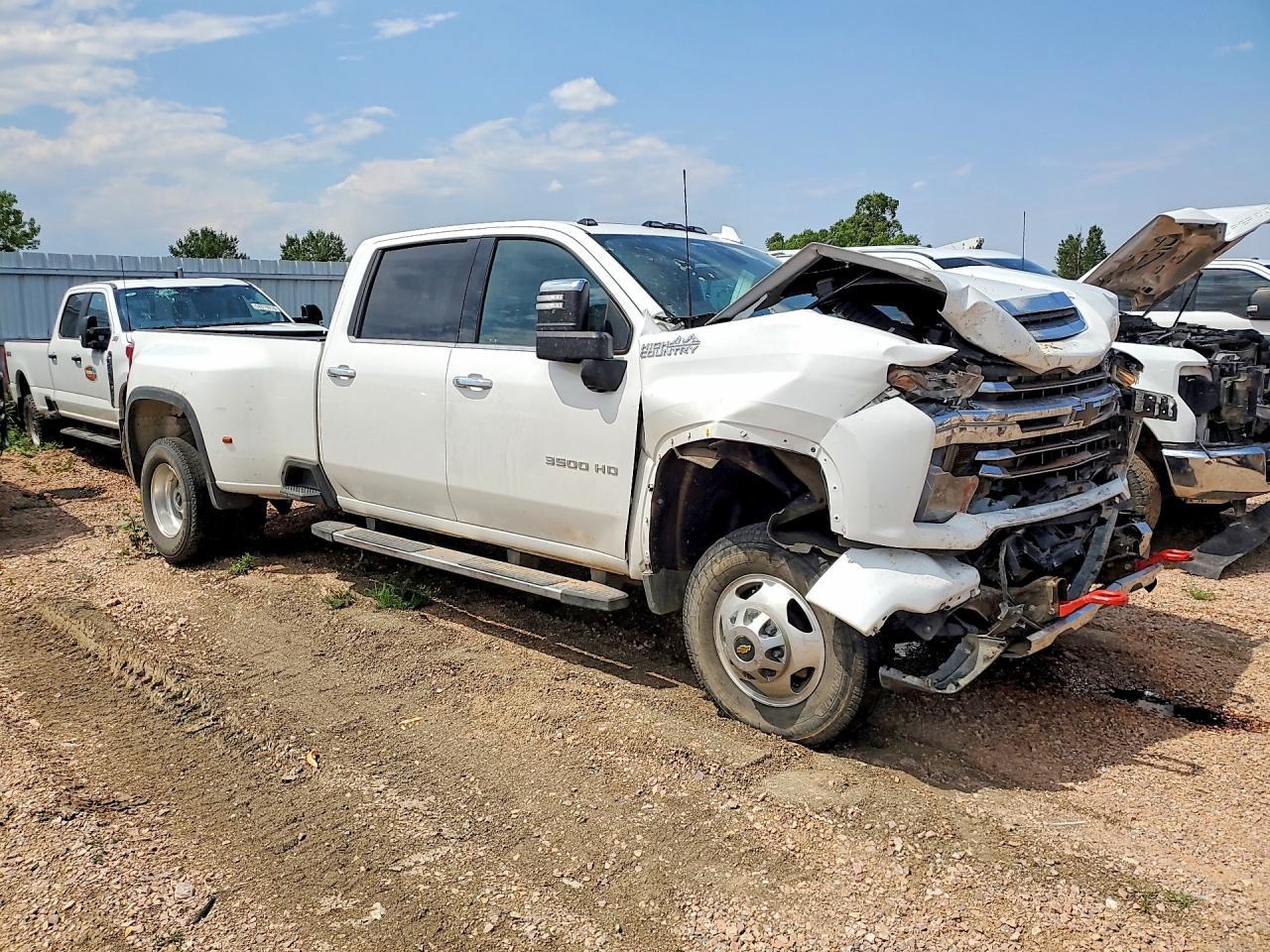 2022 Chevrolet Silverado K3500 High Country - Фото 4