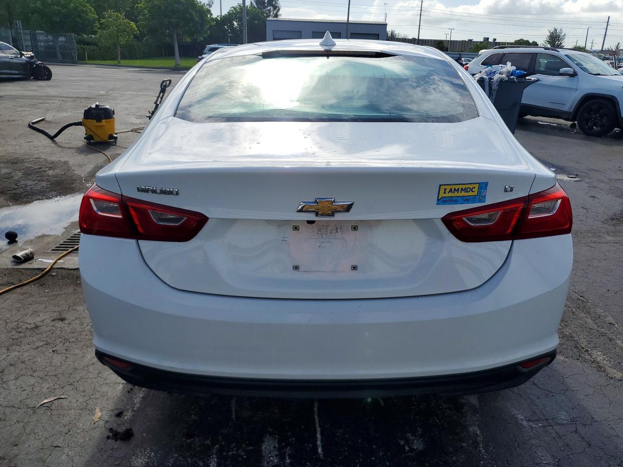 2017 Chevrolet Malibu Lt - Image 6