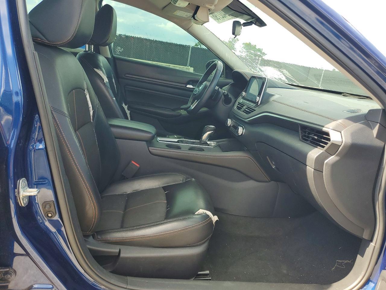 2020 Nissan Altima Sr - Фото 5
