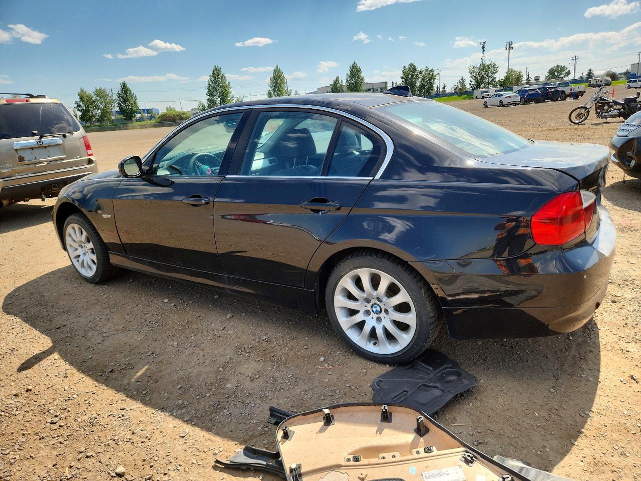 2007 BMW 335 Xi - Image 2