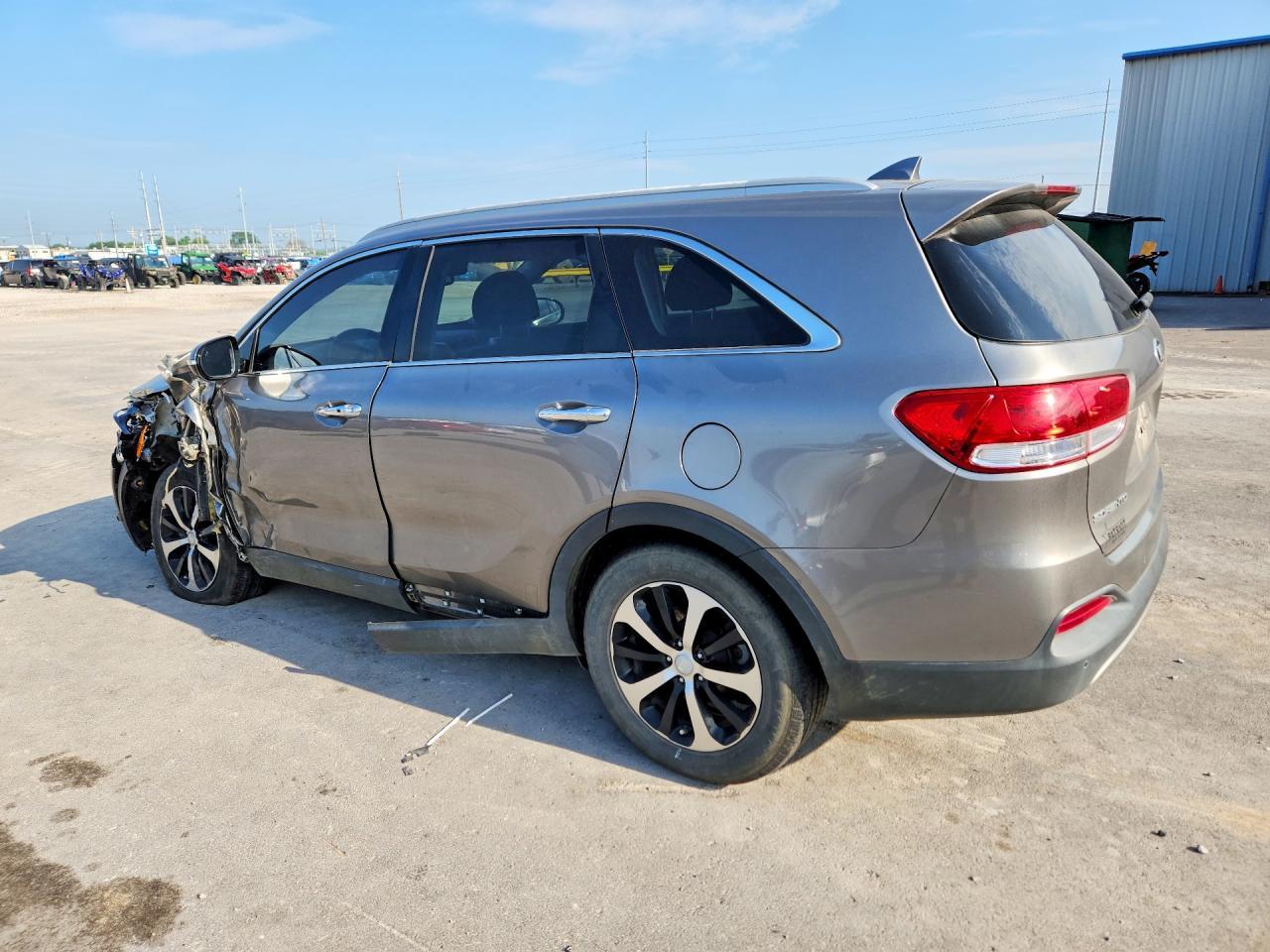 2018 Kia Sorento Ex - Image 2