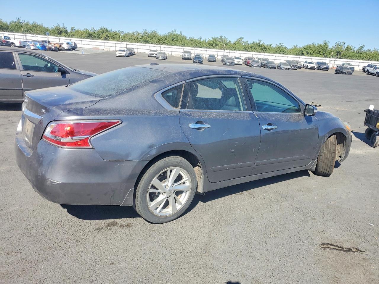 2015 Nissan Altima - Фото 3