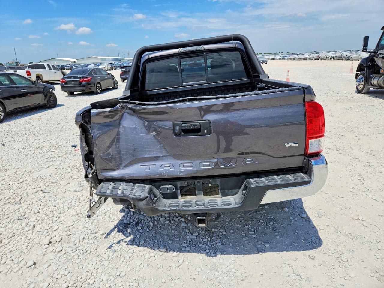 2016 Toyota Tacoma - Фото 6