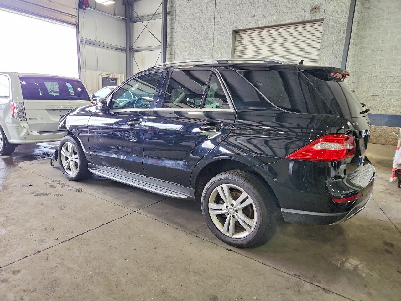 2015 Mercedes-Benz Ml 350 4Matic - Фото 2