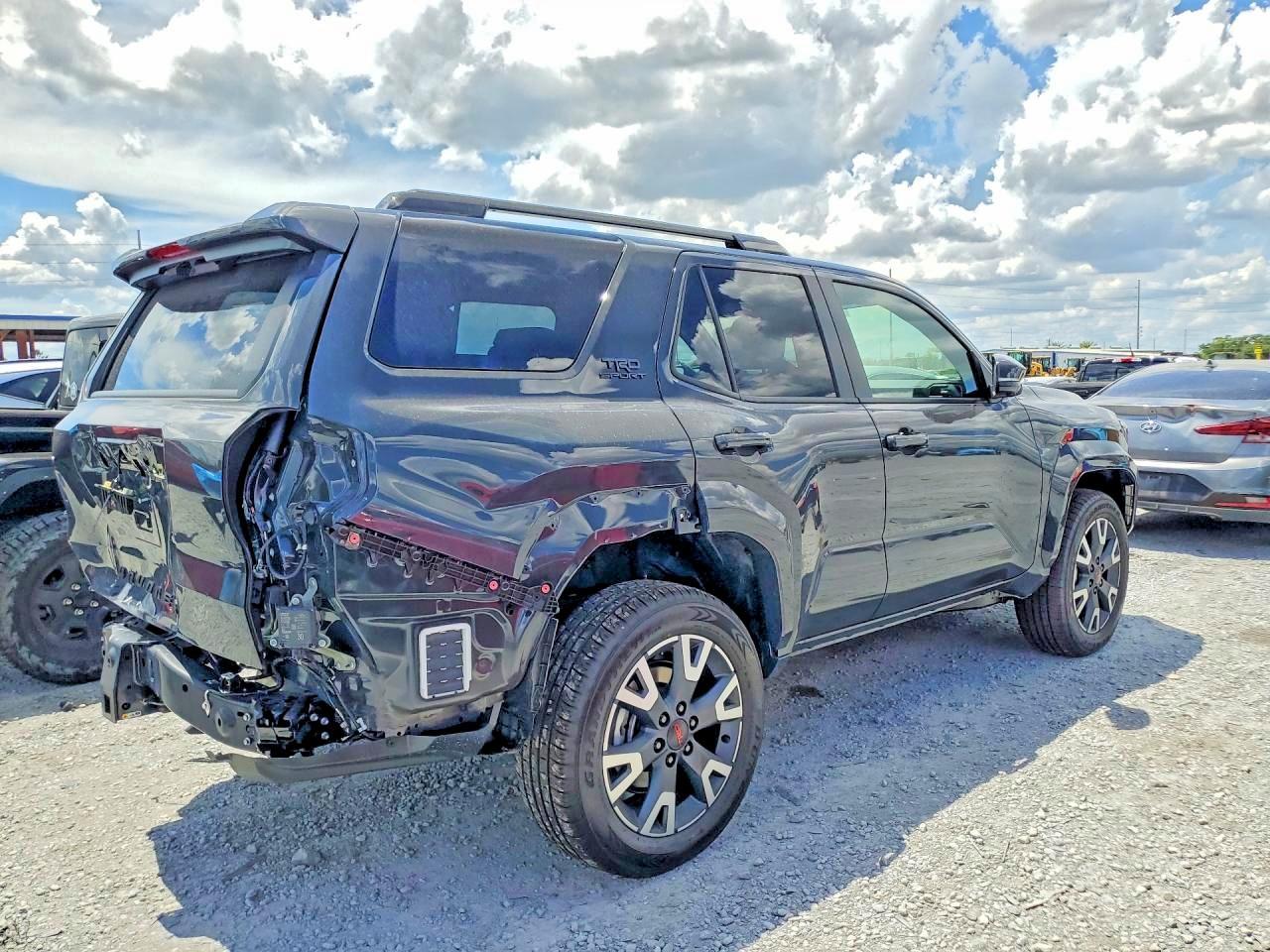 2026 Toyota 4Runner Sr5 - Image 3
