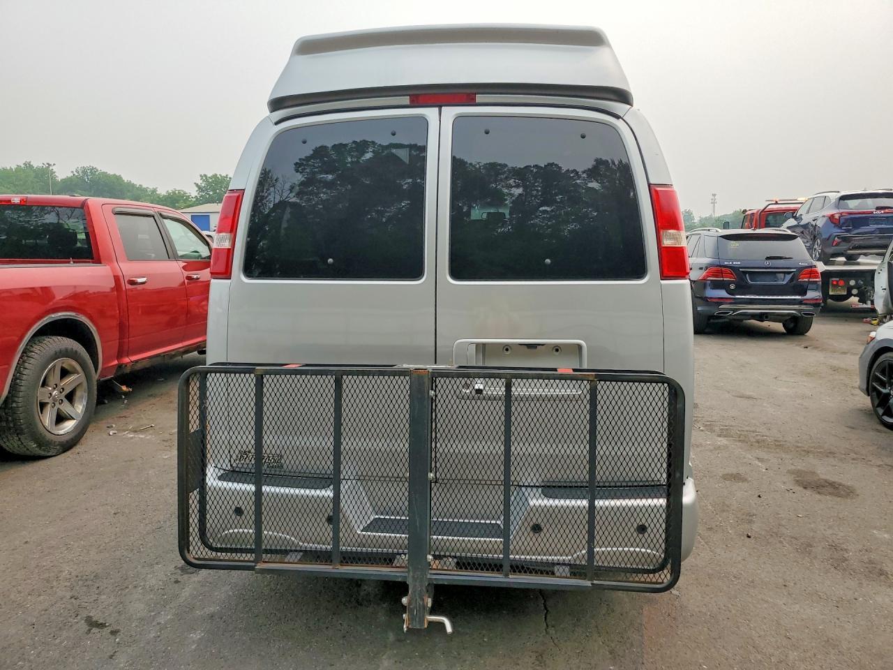 2018 Chevrolet Express G2 - Фото 6