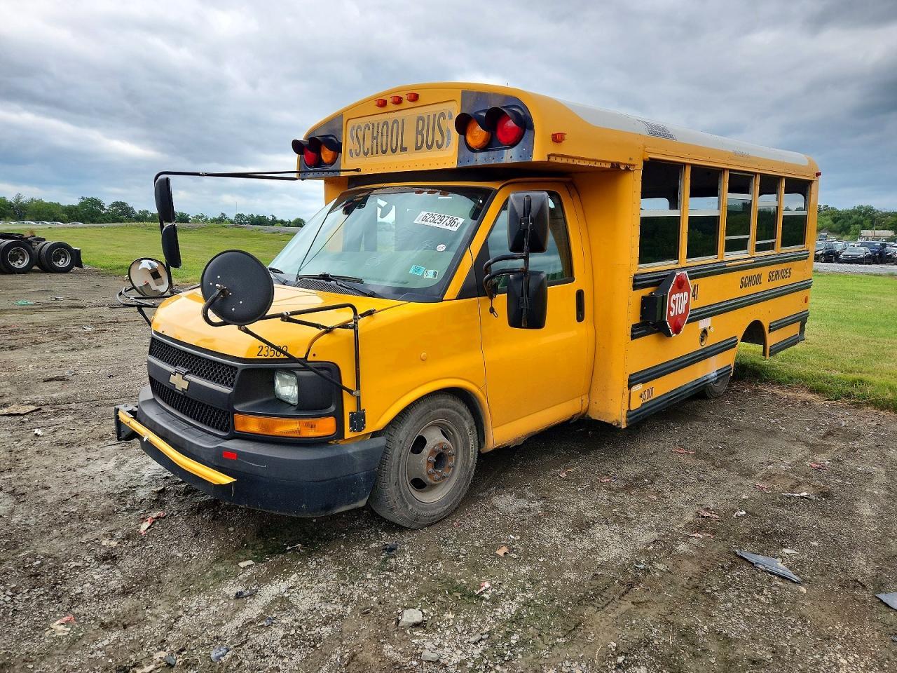 2012 Chevrolet Express School Bus - Фото 2