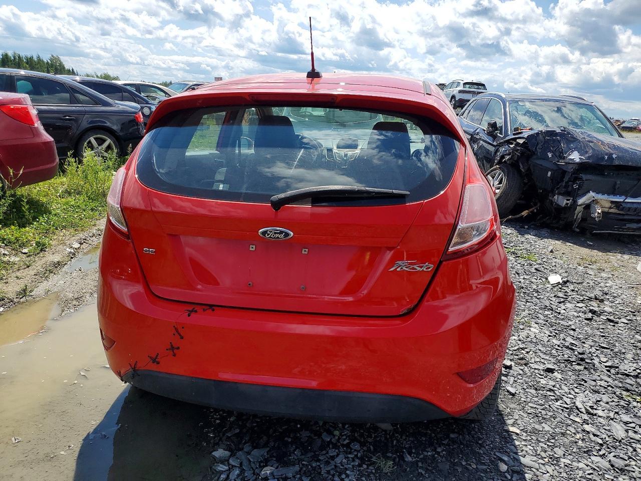 2014 Ford Fiesta Se - Фото 6
