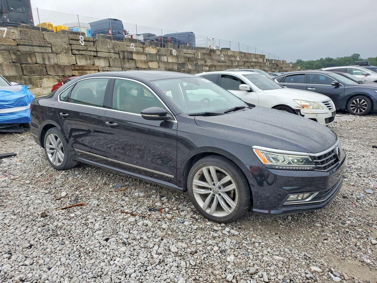 2018 Volkswagen Passat Sel Premium - Image 4