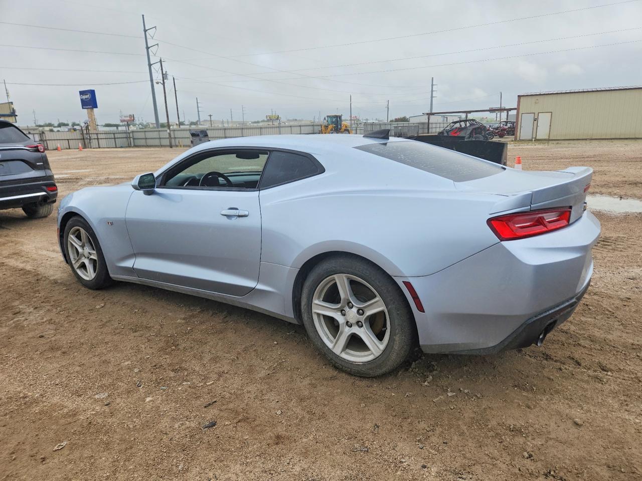 2017 Chevrolet Camaro - Фото 2