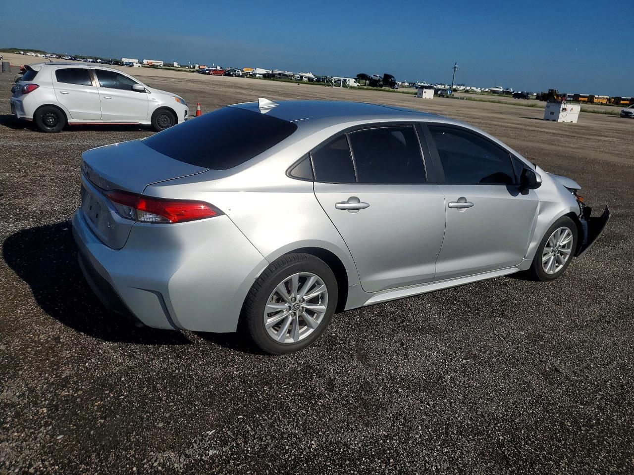2023 Toyota Corolla Le - Фото 3