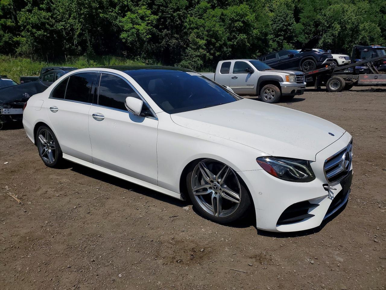2019 Mercedes-Benz E 300 4Matic - Фото 4