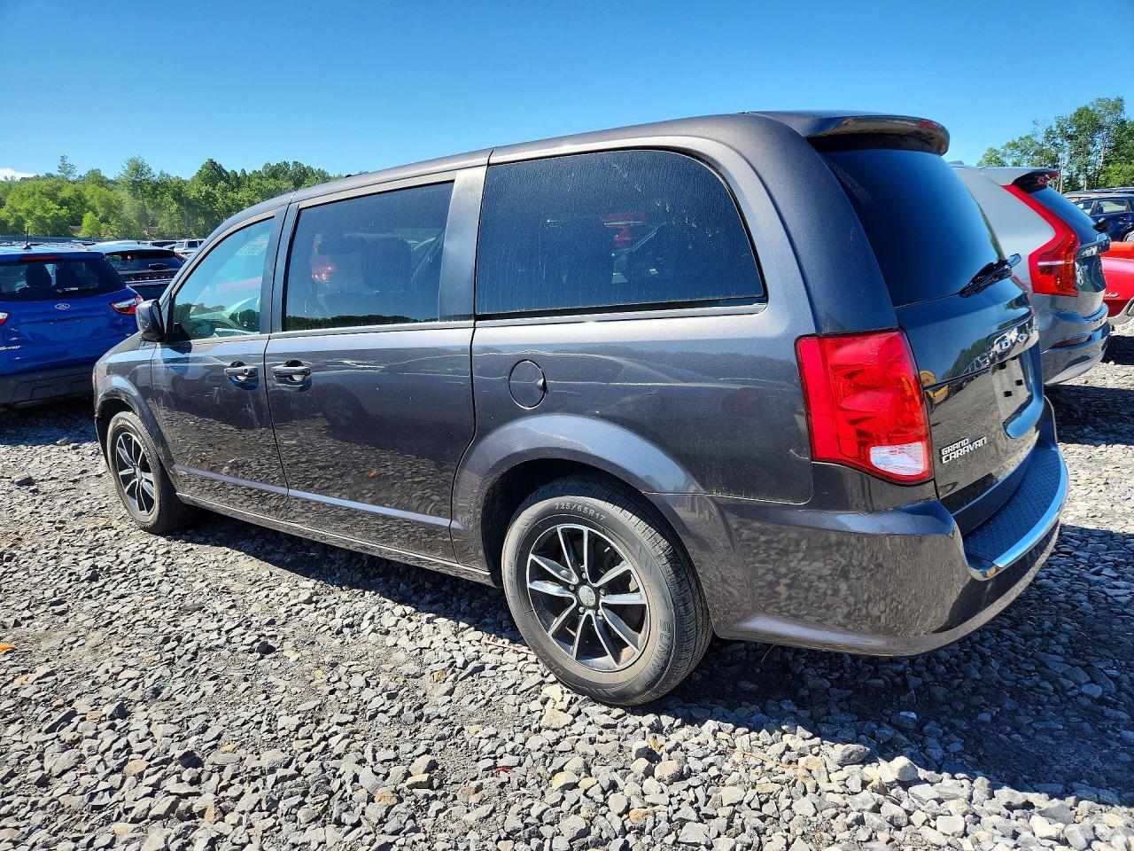 2019 Dodge Grand Caravan Gt - Image 2