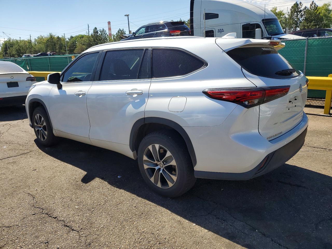2023 Toyota Highlander Xle - Image 2