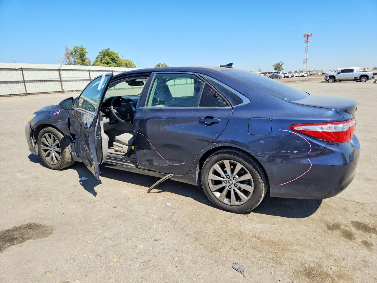 2016 Toyota Camry Xle - Фото 2