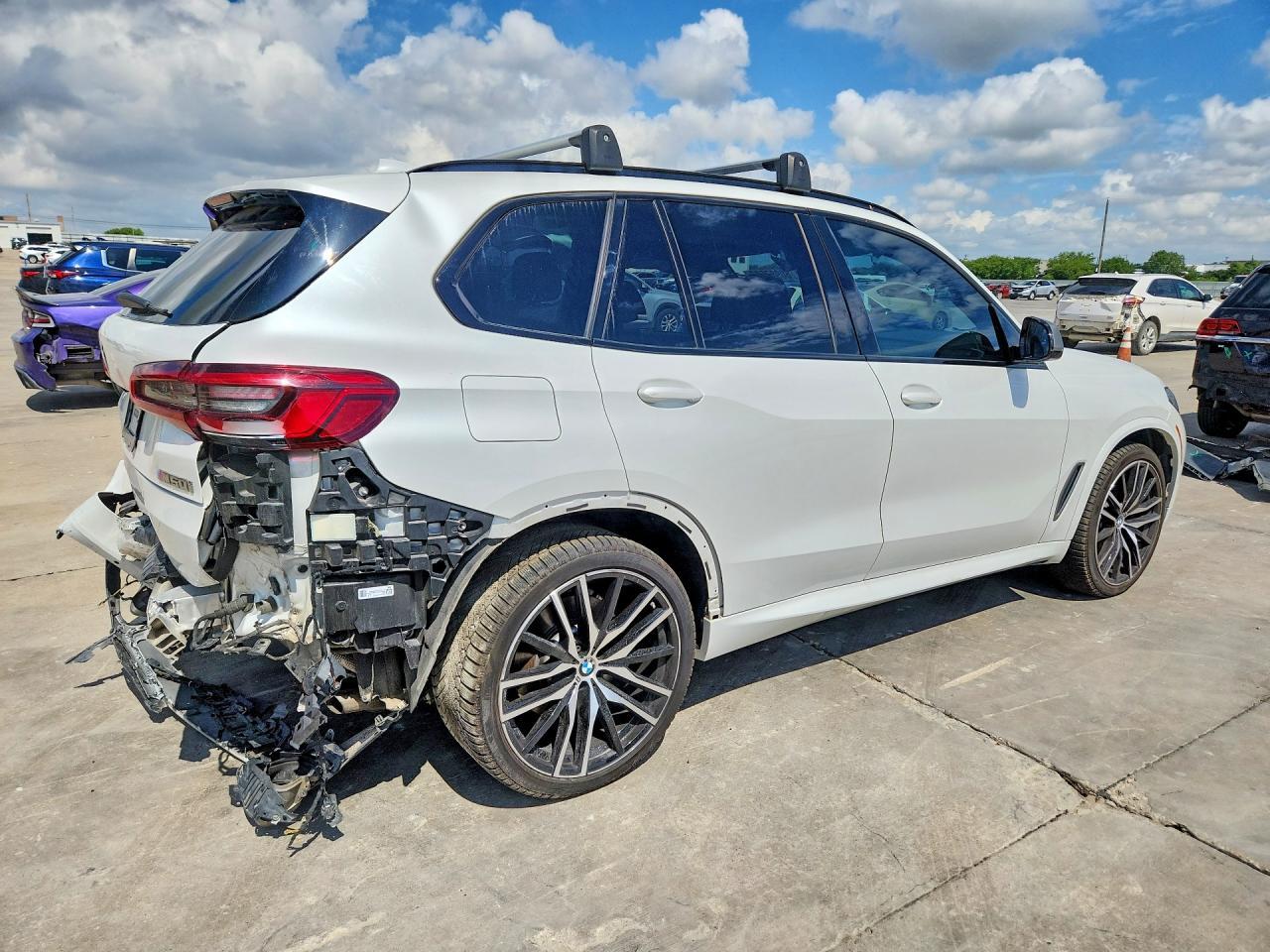 2020 BMW X5 M50I - Фото 3