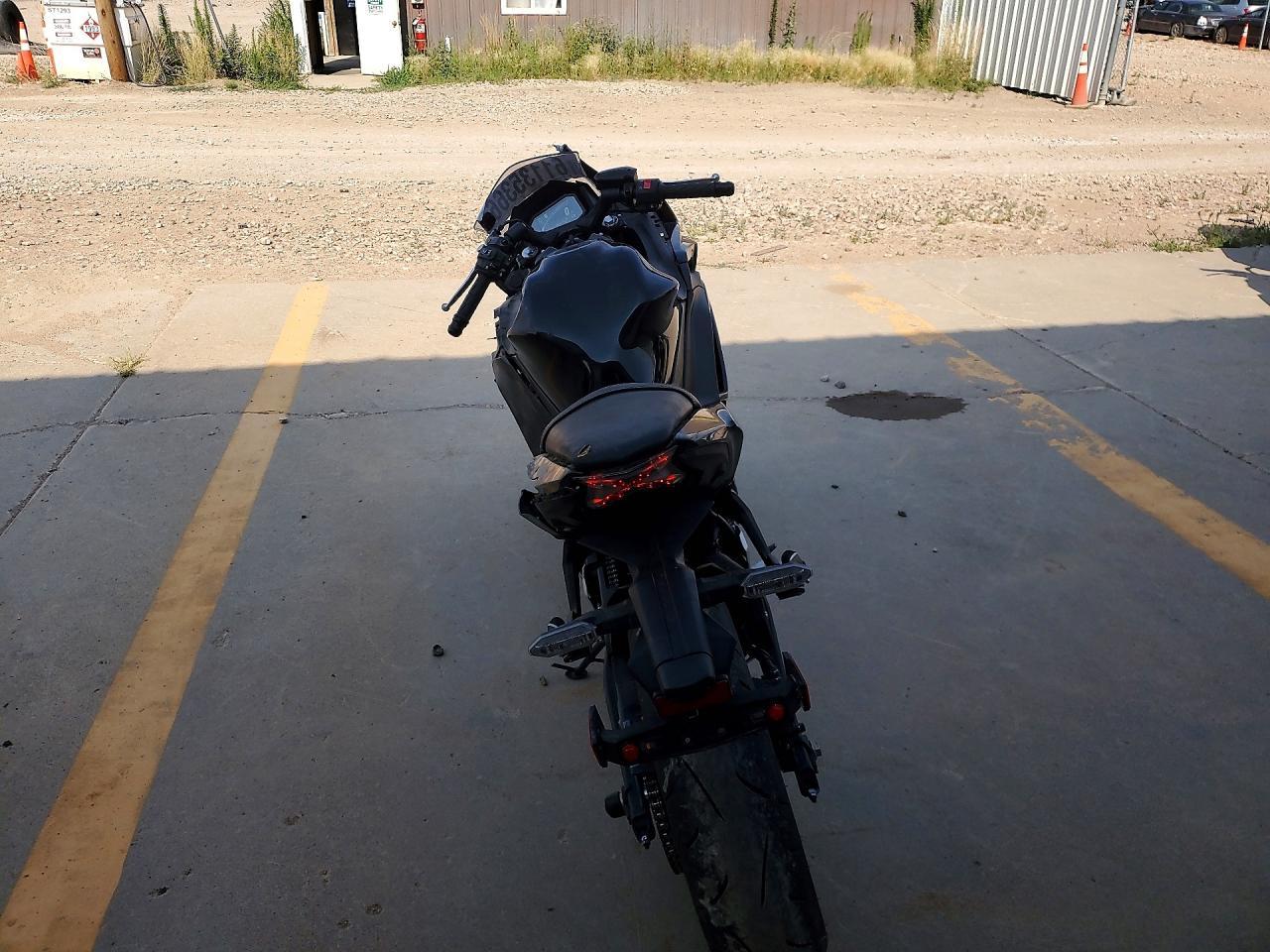 2025 Kawasaki Ex650 R - Фото 4