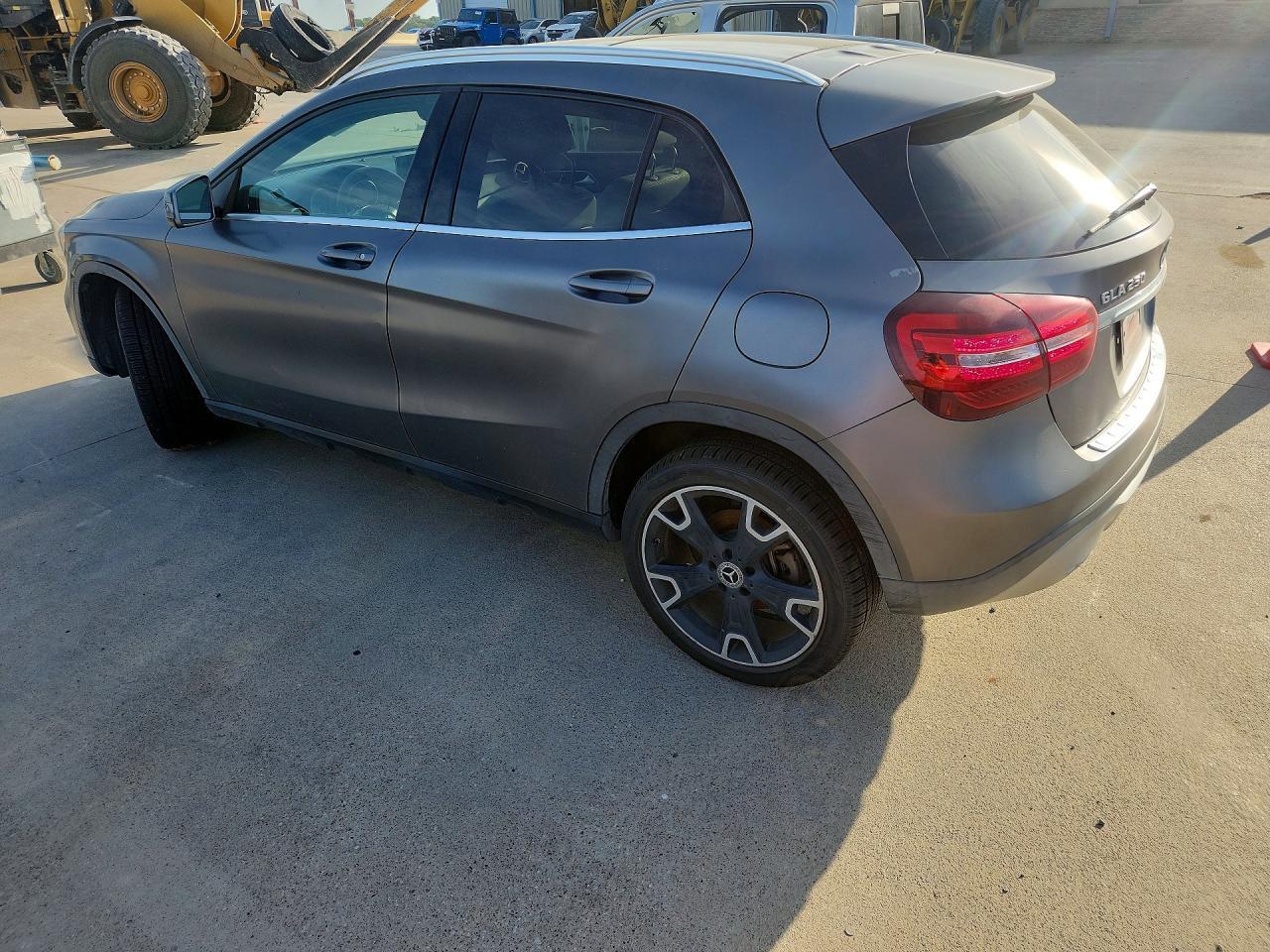2018 Mercedes-Benz Gla 250 - Image 2