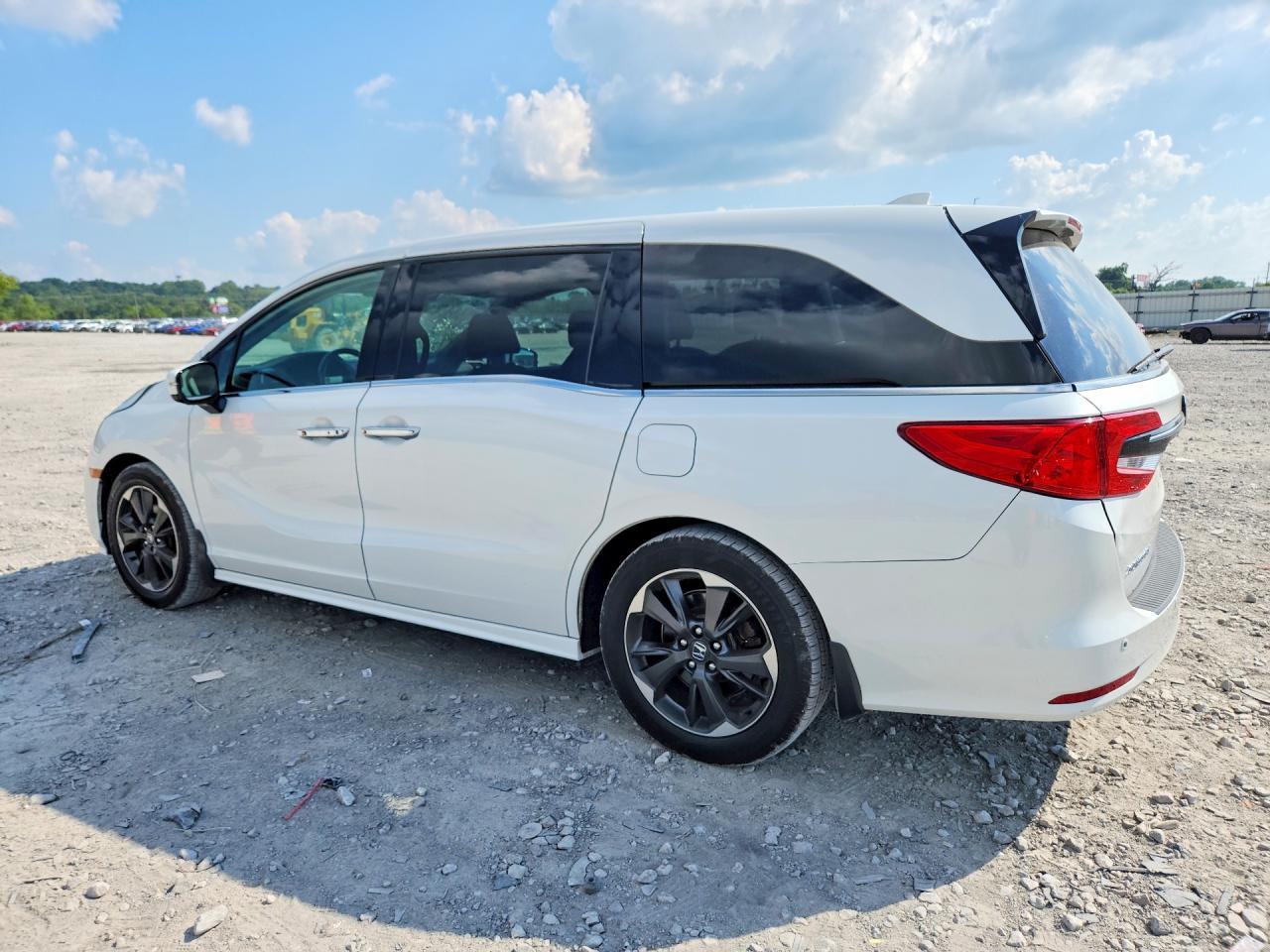 2022 Honda Odyssey Elite - Image 2