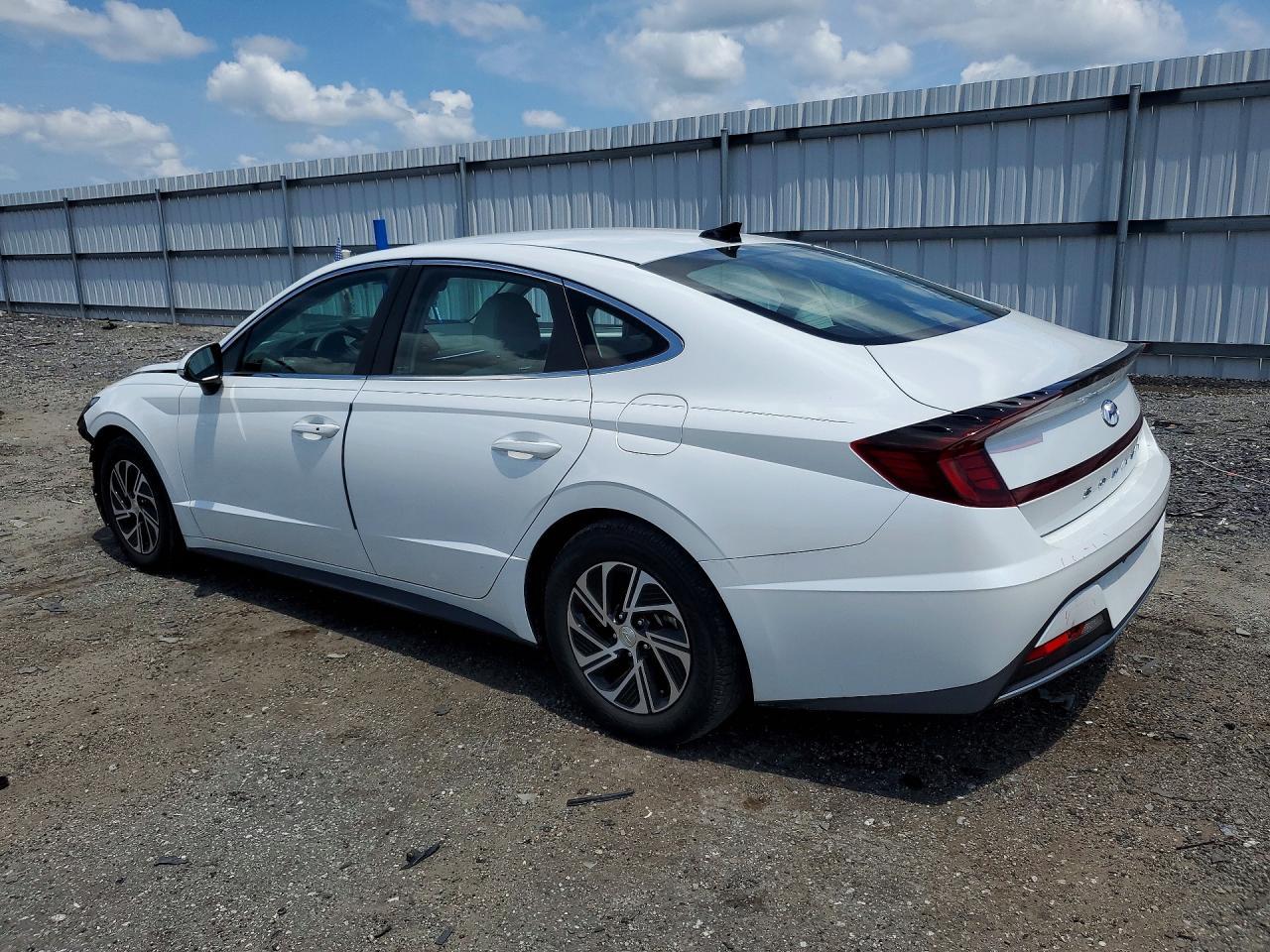 2021 Hyundai Sonata Hybrid Blue - Image 2