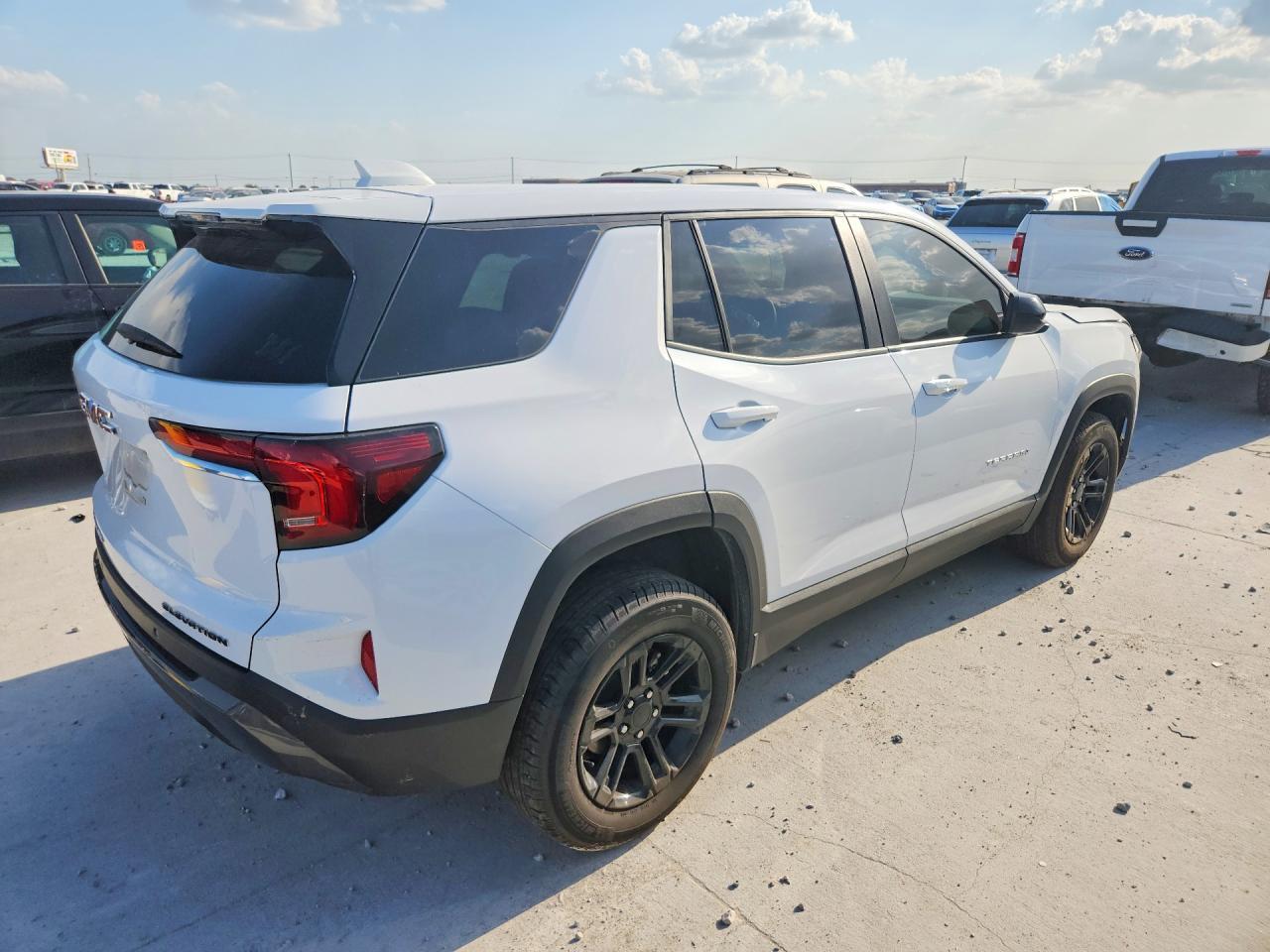 2025 GMC Terrain Elevation - Фото 3