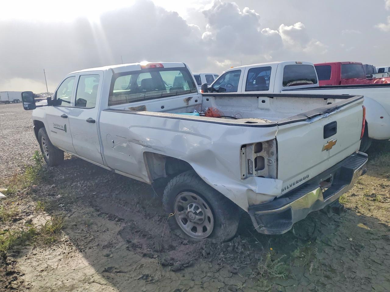 2017 Chevrolet Silverado C3500 - Image 2