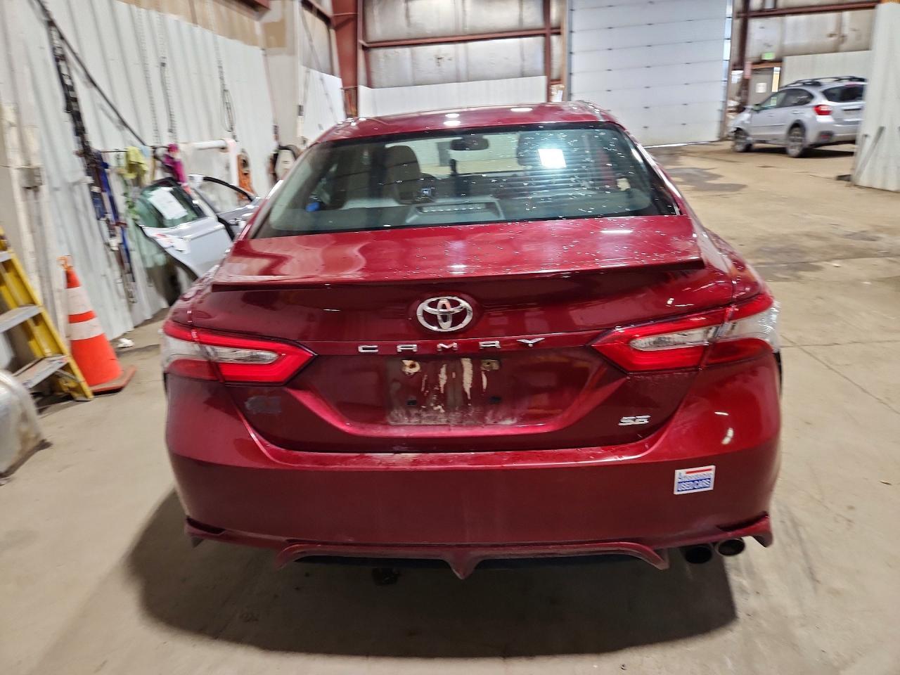 2018 Toyota Camry - Фото 6