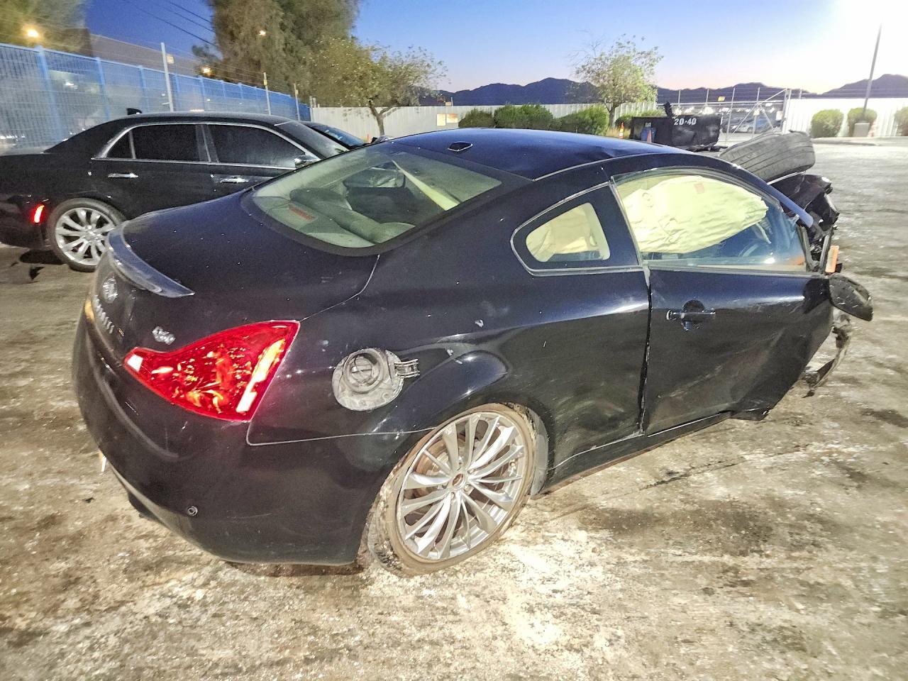 2014 Infiniti Q60 Coupe Journey - Фото 3