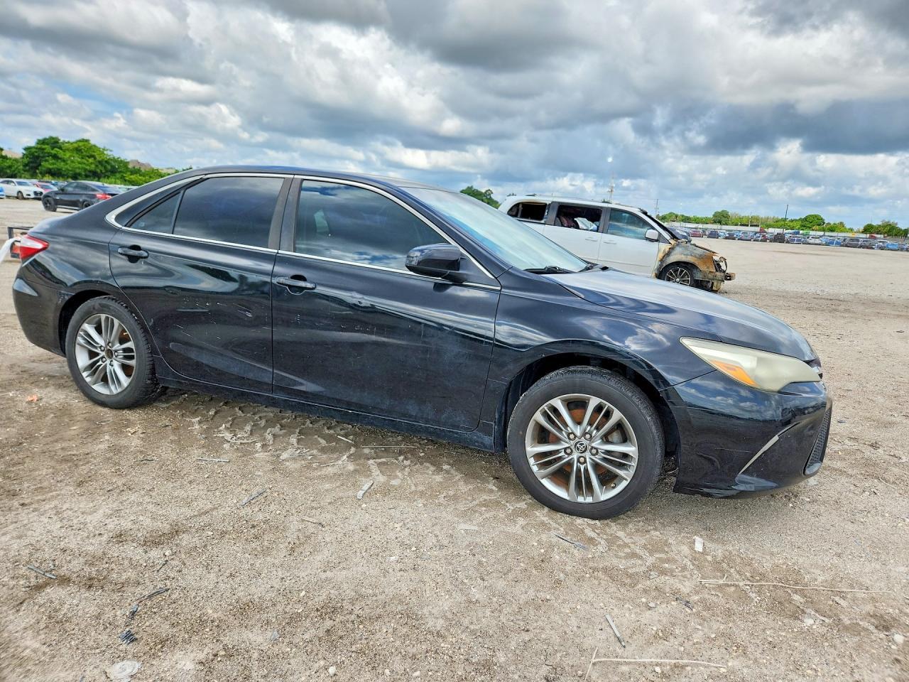 2015 Toyota Camry Se - Фото 4