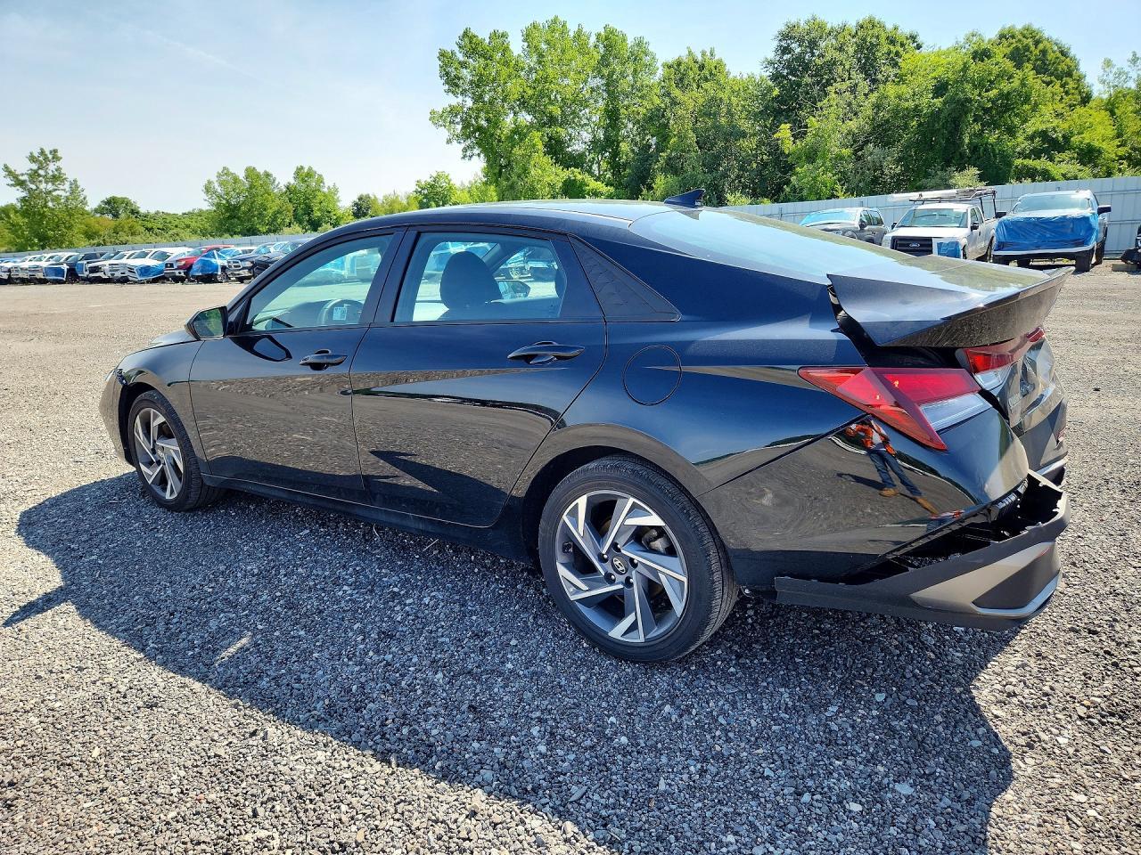 2025 Hyundai Elantra Sel Sport - Фото 2