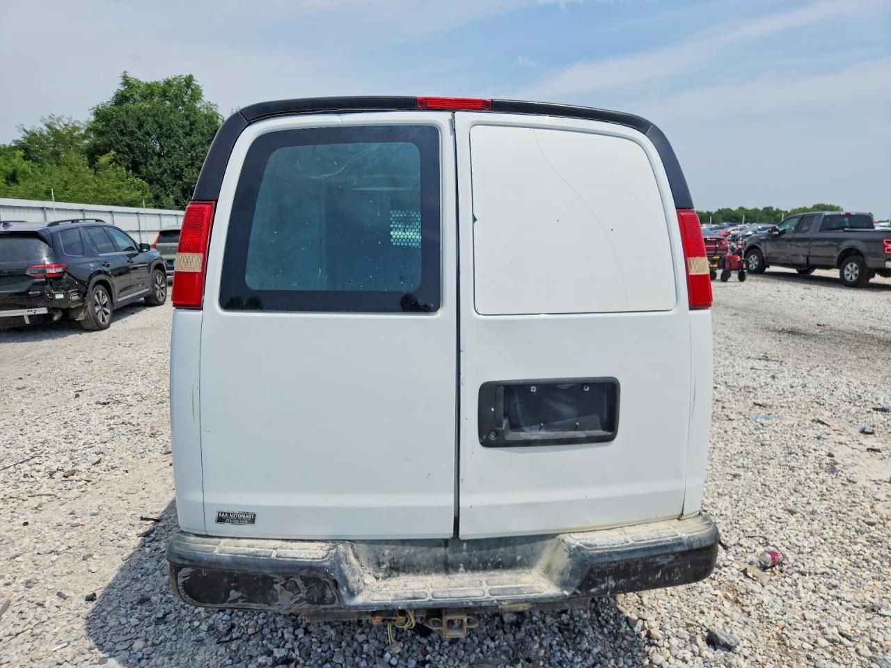 2013 Chevrolet Express G2500 - Image 6
