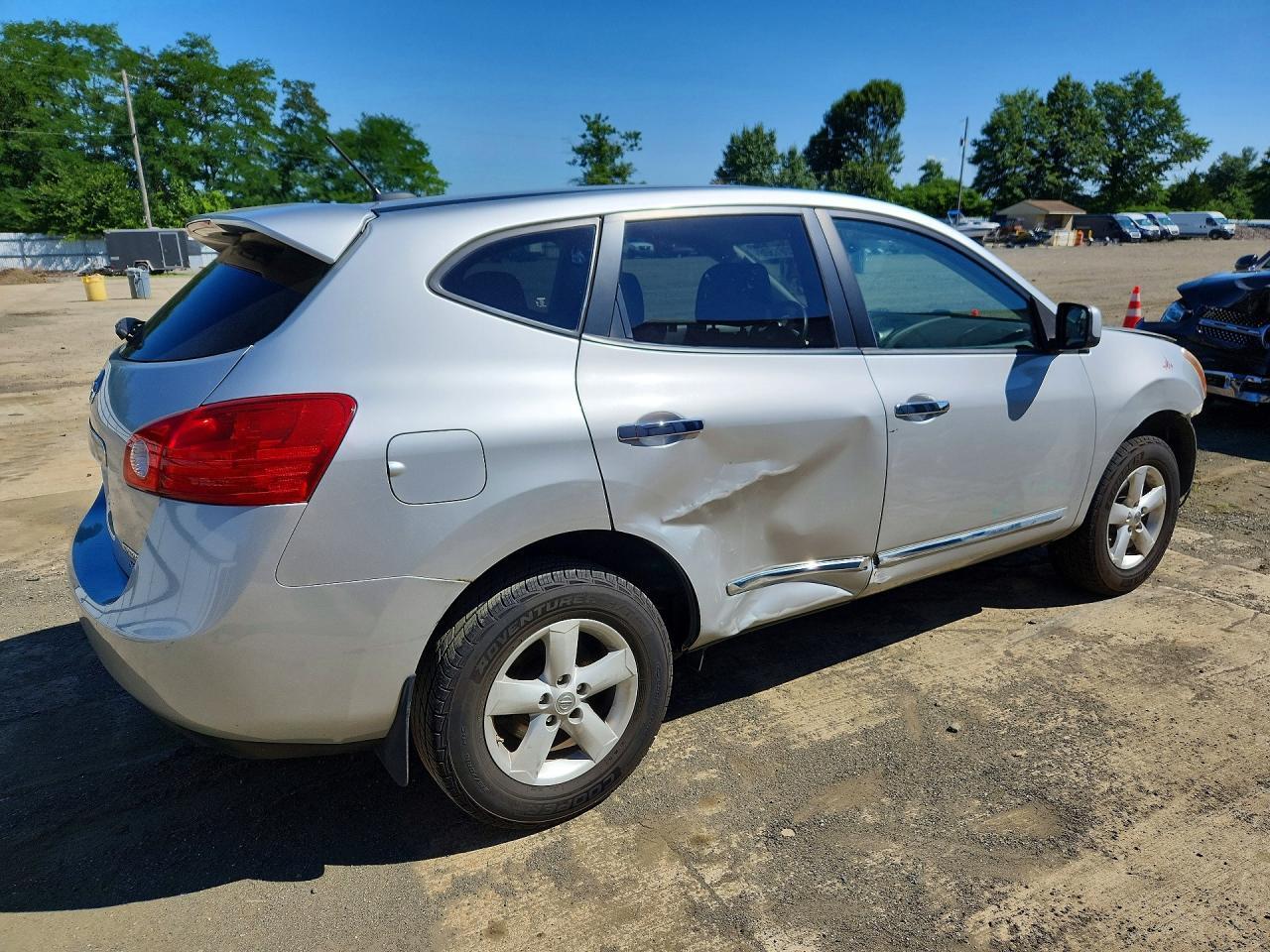 2013 Nissan Rogue S - Image 3
