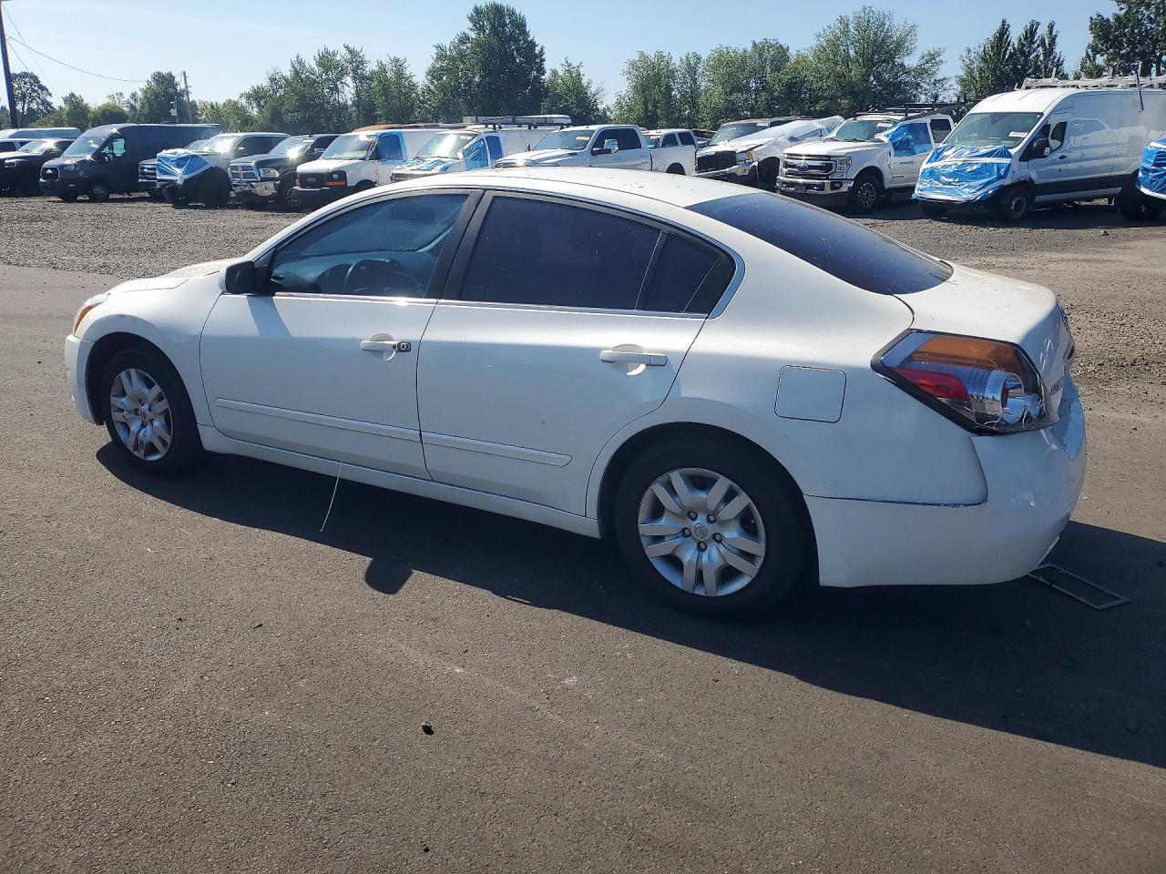 2011 Nissan Altima Base - Image 2