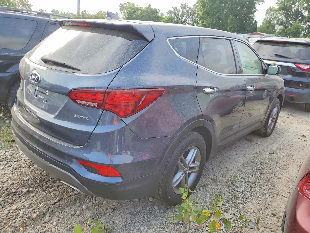 2017 Hyundai Santa Fe Sport 2.4L - Image 3