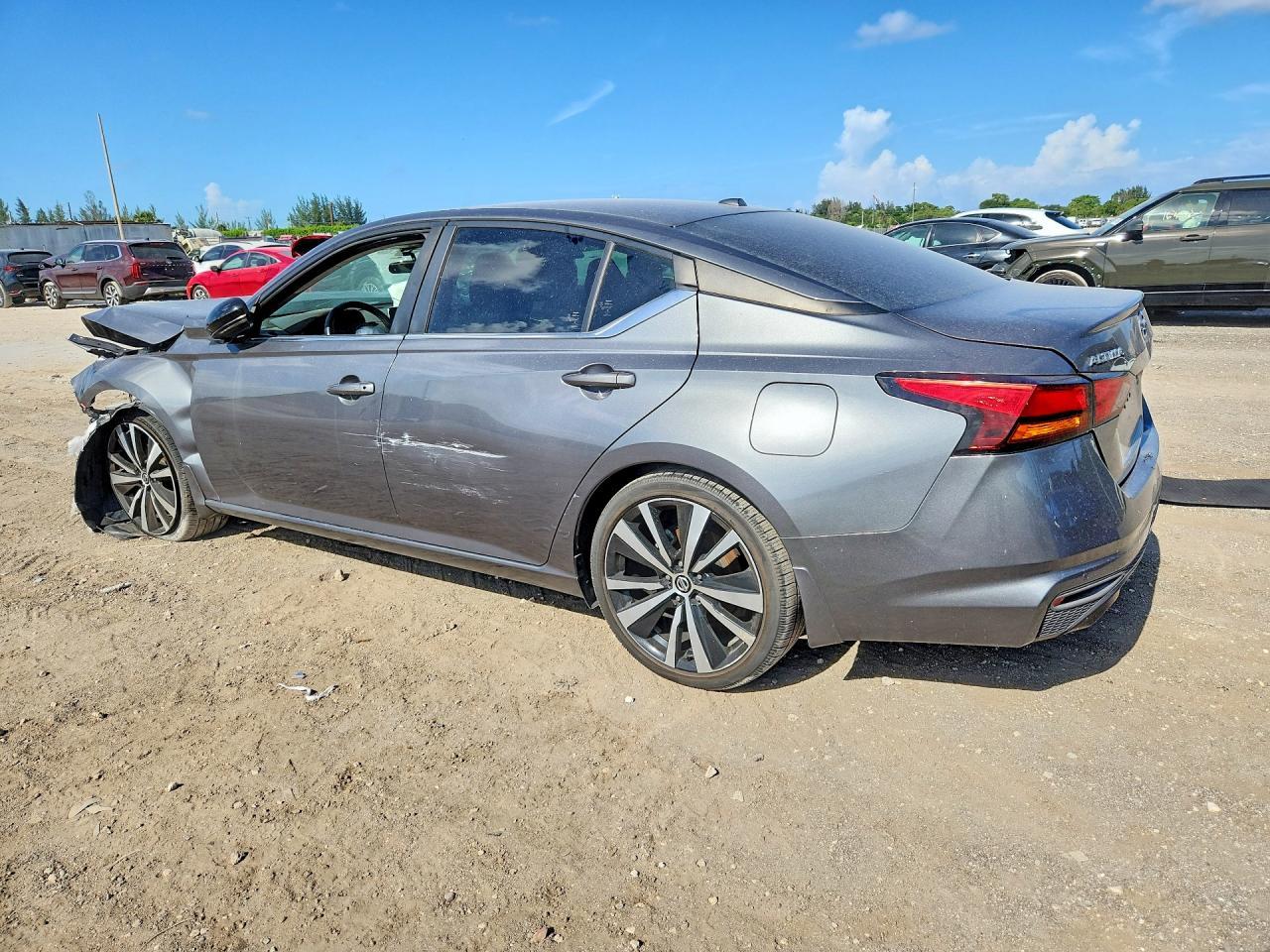 2021 Nissan Altima Sr - Фото 2