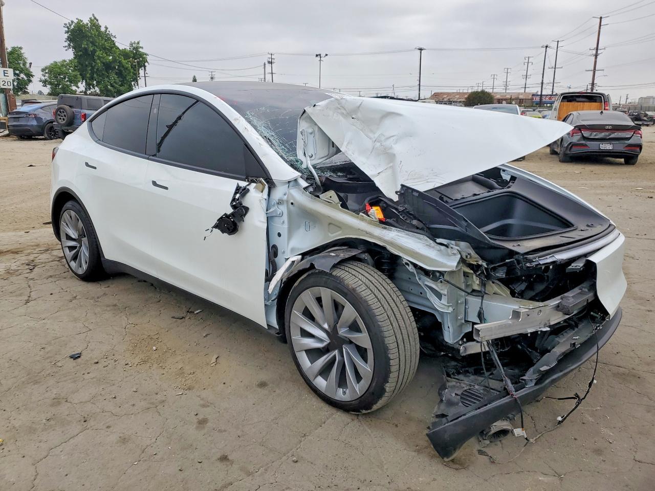 2026 Tesla Model Y - Image 4