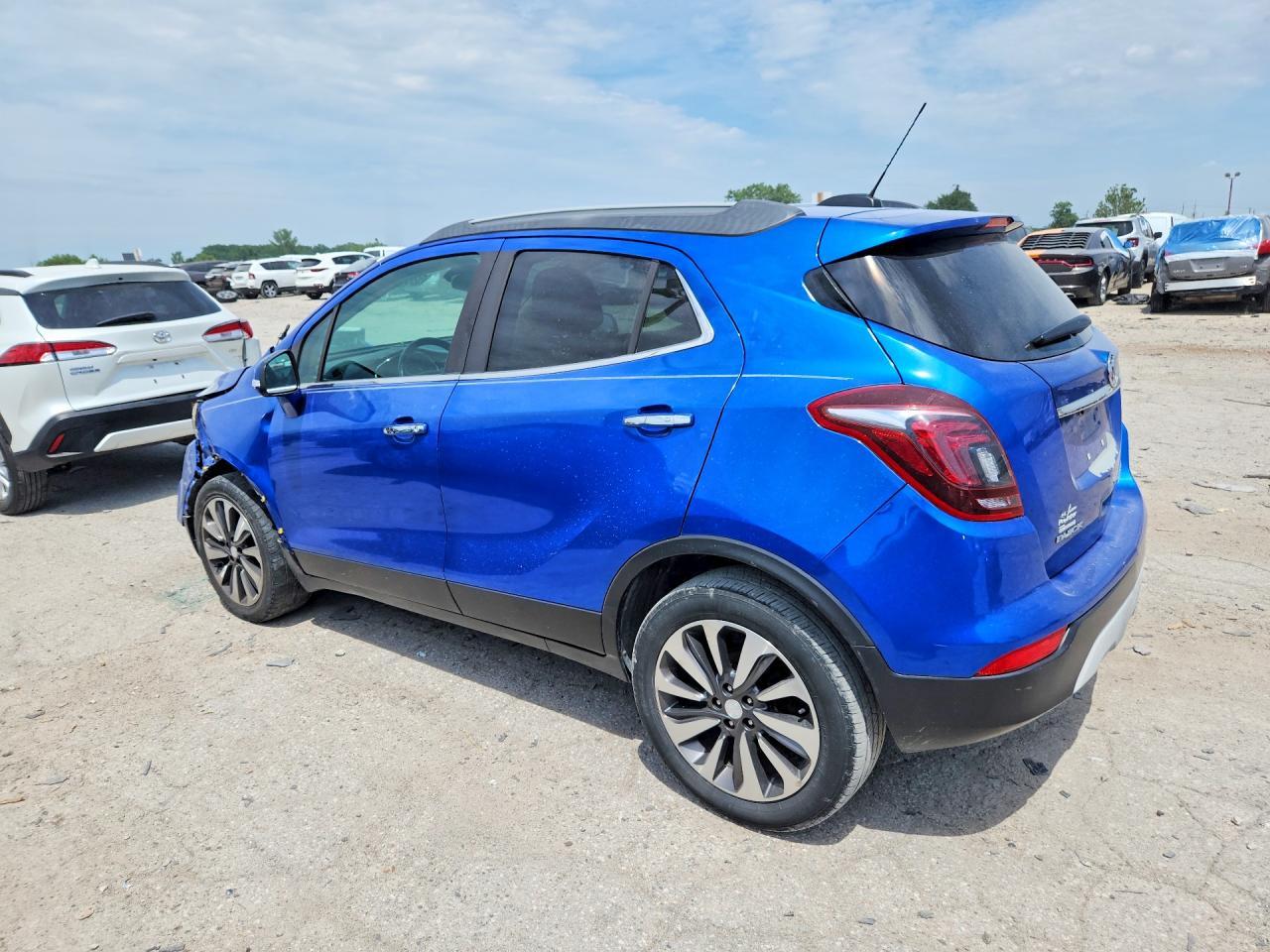 2017 Buick Encore Essence - Фото 2