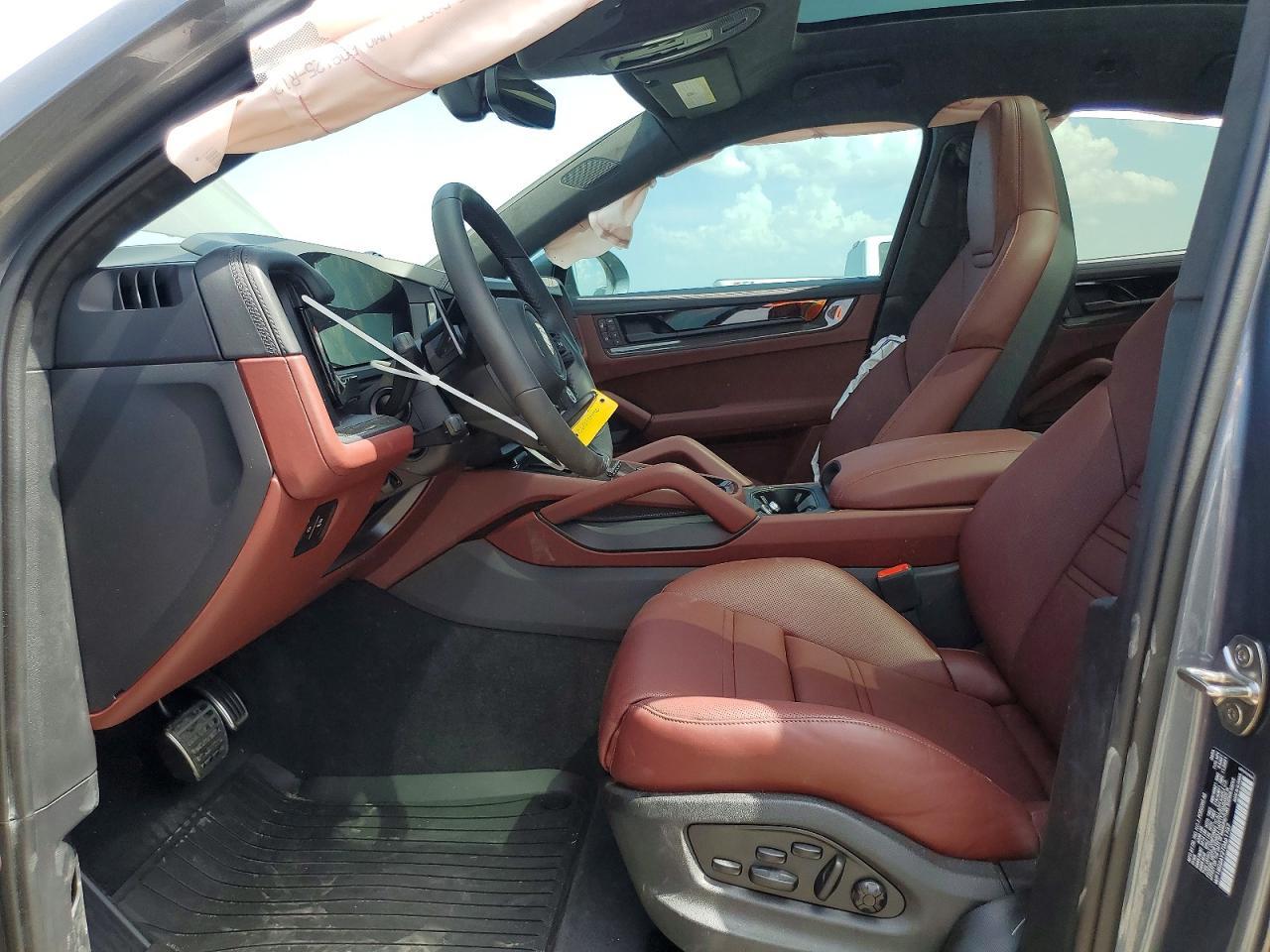 2026 Porsche Cayenne Gts Coupe - Image 7