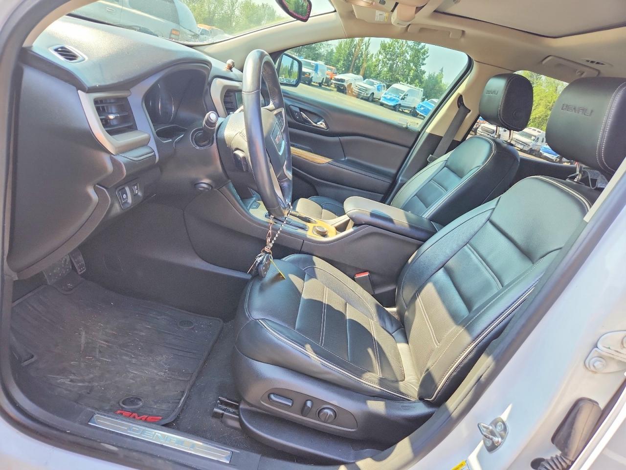 2017 GMC Acadia Denali - Фото 7