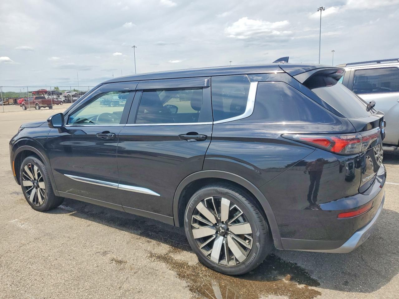 2025 Mitsubishi Outlander Se - Фото 2