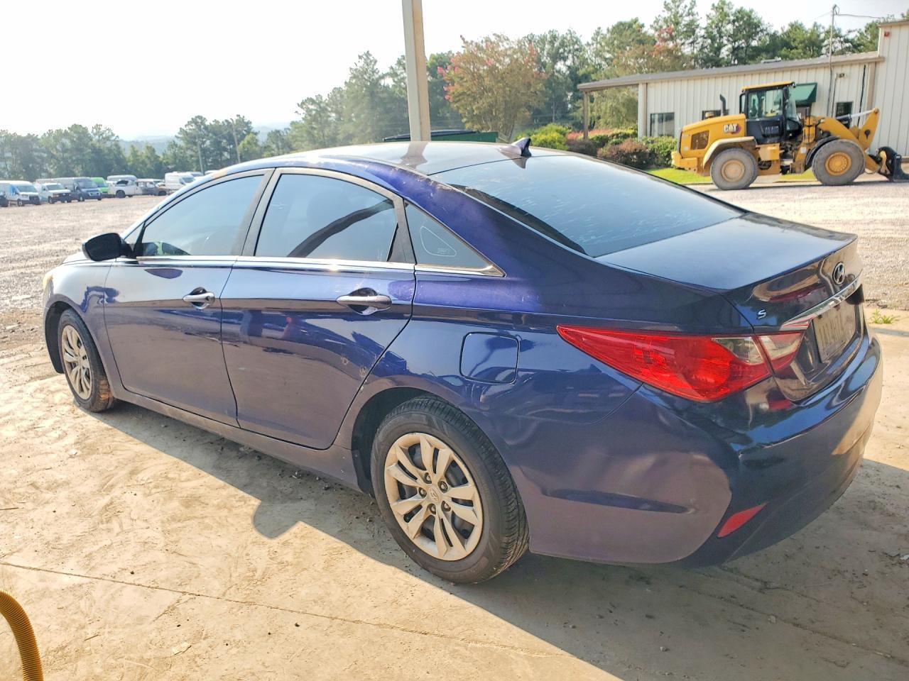 2011 Hyundai Sonata Gls - Image 2