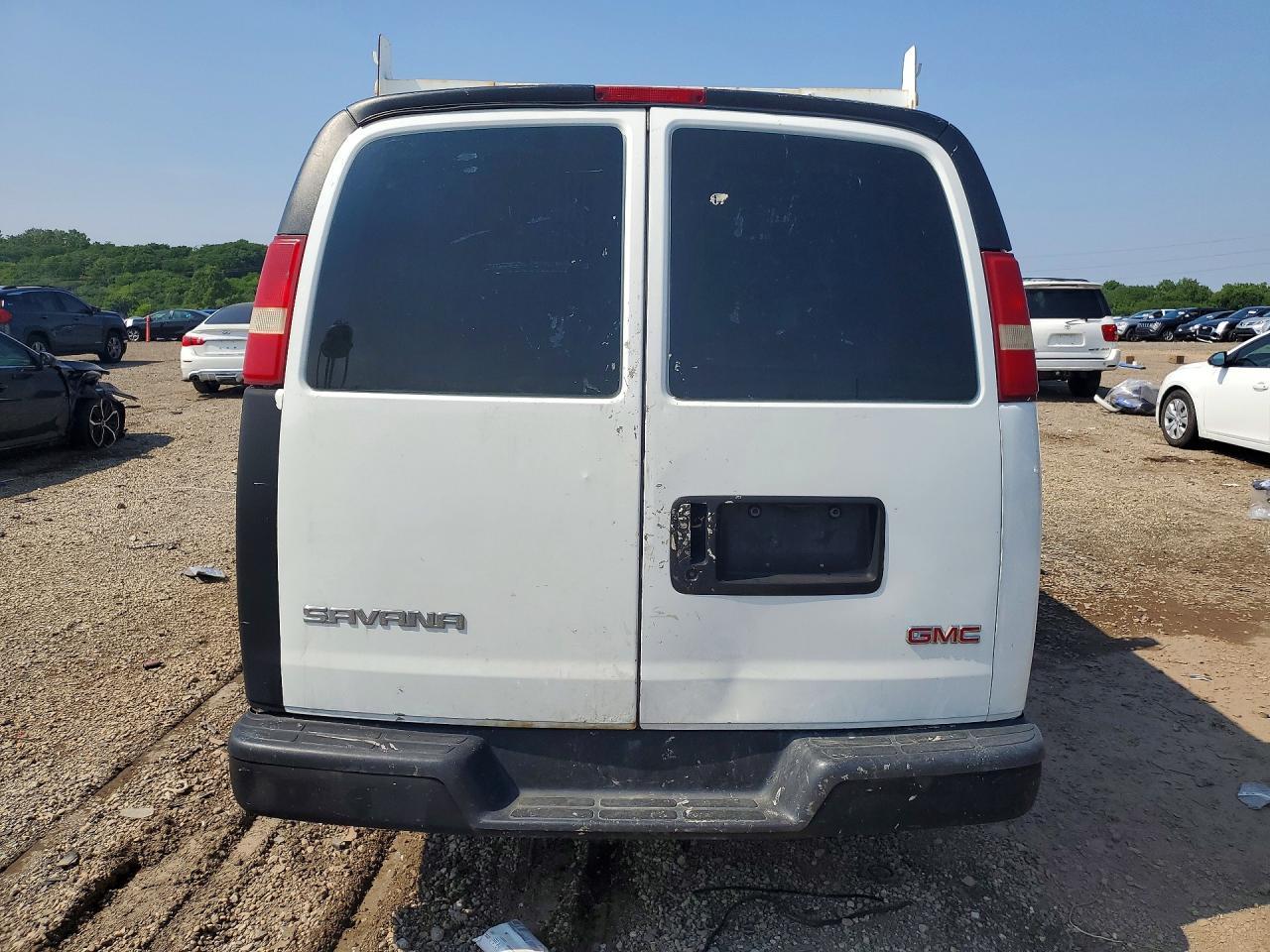 2004 GMC Savana G2500 - Фото 6