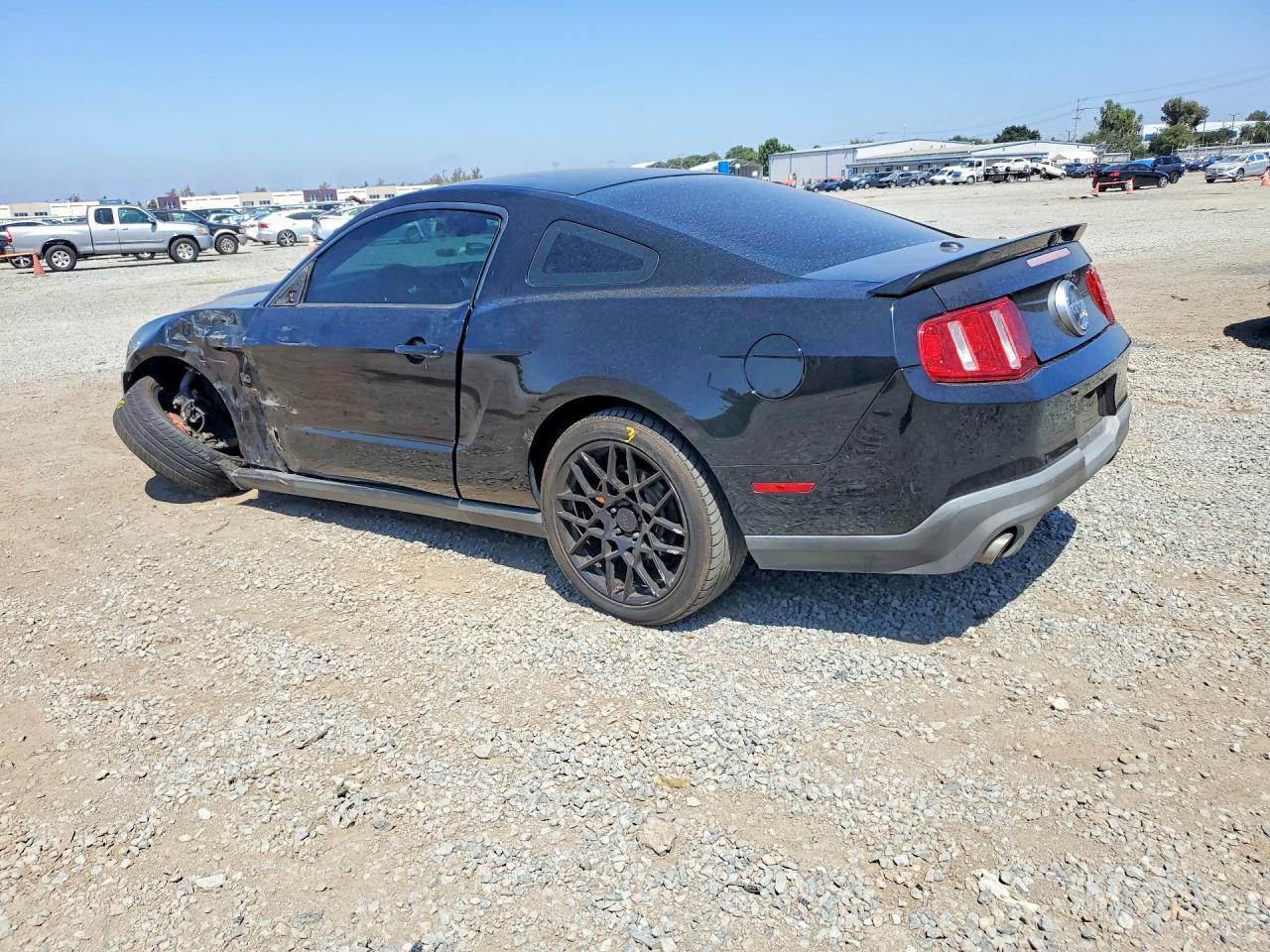 2011 Ford Mustang Gt - Фото 2
