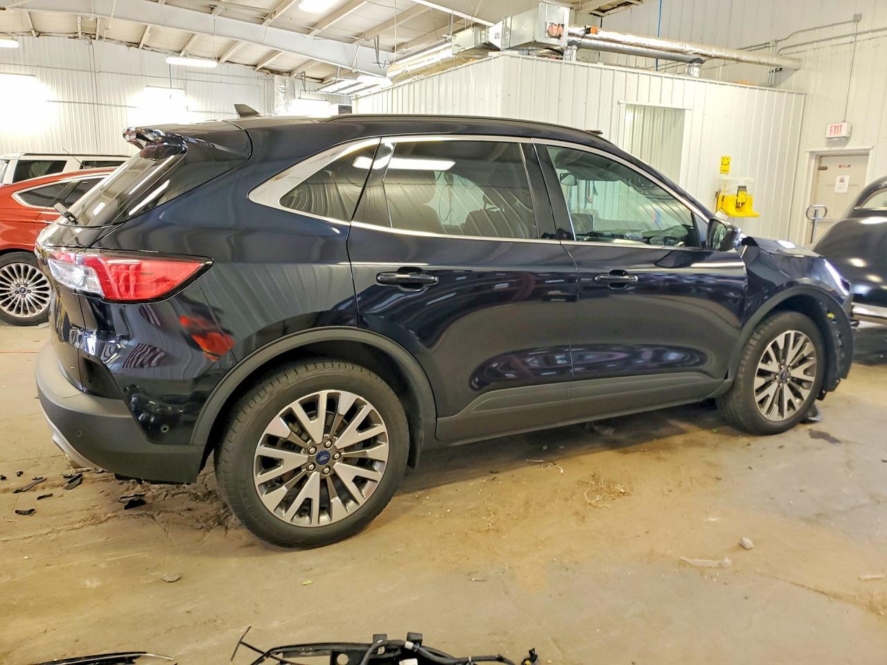 2021 Ford Escape Titanium - Фото 3